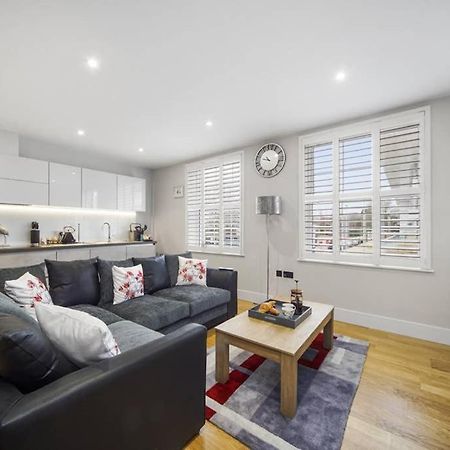 Flat 3 Bridge House Apartment Staines-upon-Thames Bagian luar foto